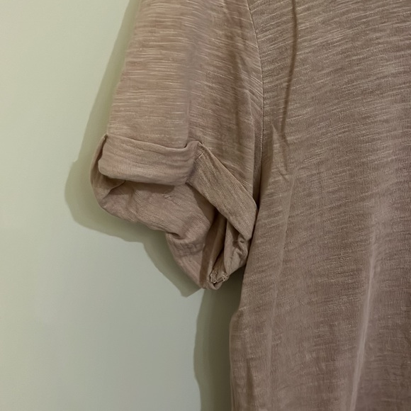 Simple pink tee - Picture 4 of 5